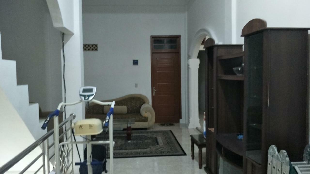 Kana Hasya Homestay "Rumoh Jamee" Meulaboh Exteriör bild